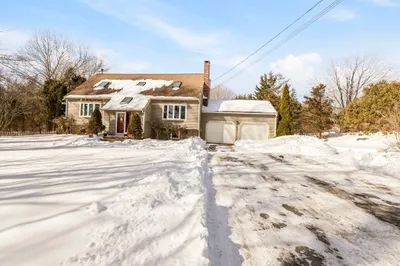 73 Bayview Ave 1