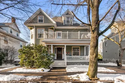 19 Columbia St 1