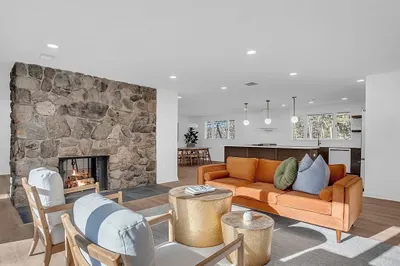 100 Pine Hill Road 1