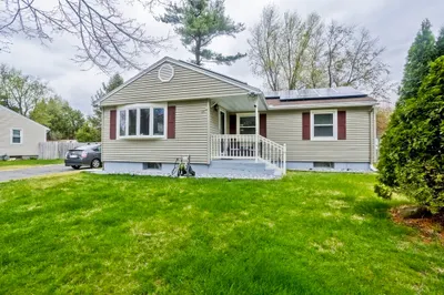 89 Carol Ann St