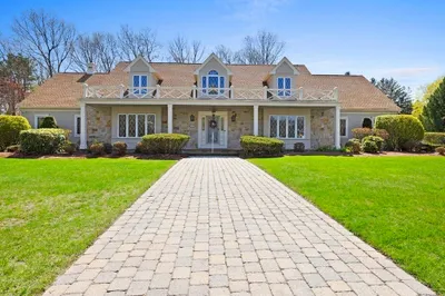 33 Cypress Dr