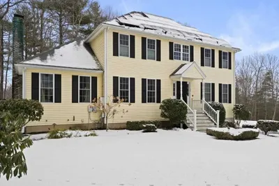 24 Quabbin Path 1