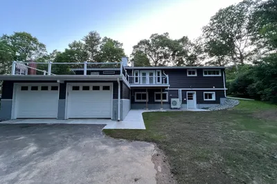 60 Brainard Rd 1