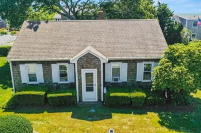 5 Massasoit Street 1