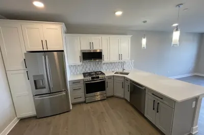 511 Hancock St #408