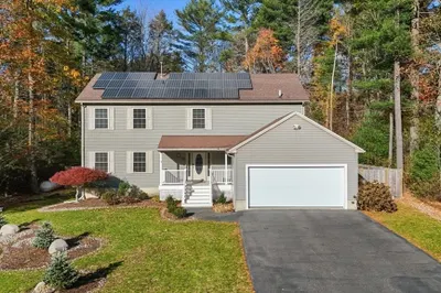 29 Belair Dr
