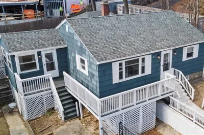 18 Mohican Rd 1