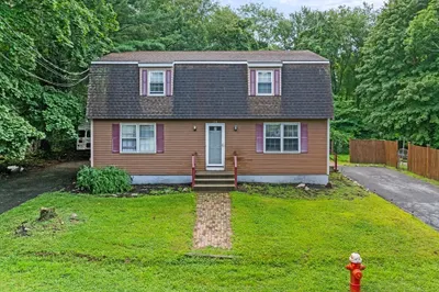 246 Bonin St
