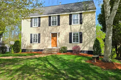 33 Wayside Ln