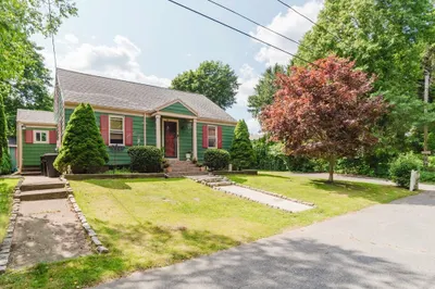 18 Norfolk Ave