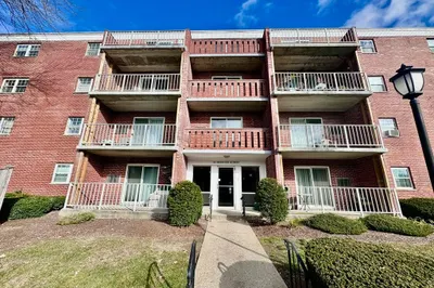 65 Webster St #409 1