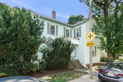 34 Custer St 1