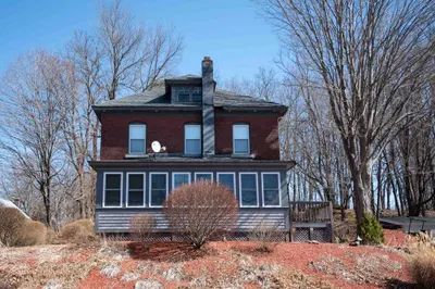 31 Riverview Dr