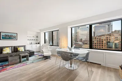 65 East India Row #10H
