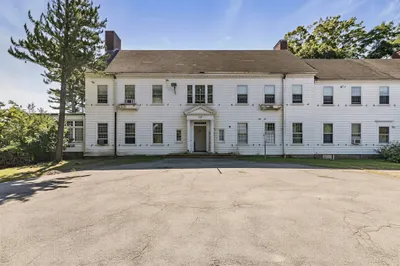 43 Whitehall Cir 1
