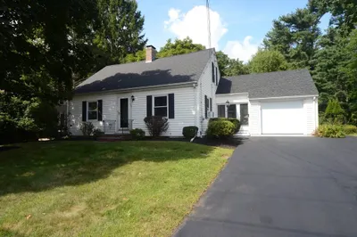 105 Thicket St 1