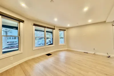 8 Robeson St #1