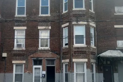 78-82 Newton St