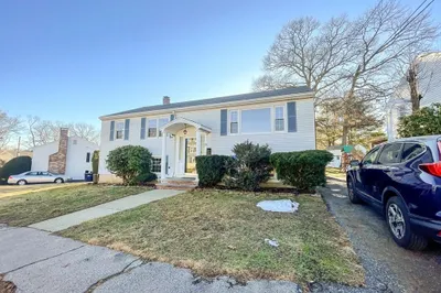 25 Westmoor Rd