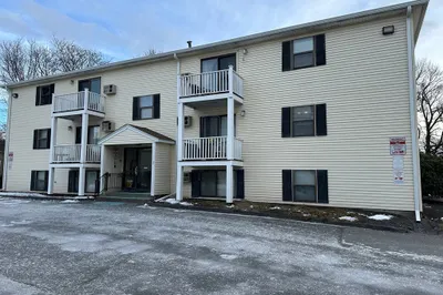 15 Houghton St #9