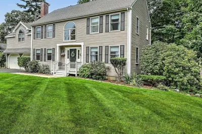 1 Greenwood Dr 1