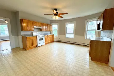 38 Sawtell Ave #3S 1