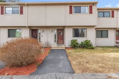 28 Southbridge Rd #202 1