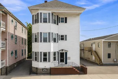 320 Davis Street 1
