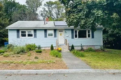 11 E Platt St