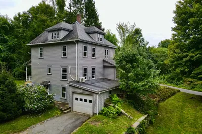 4 Carpenter Road 1