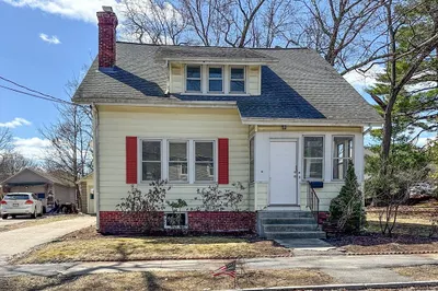 40 Goldenrod St 1