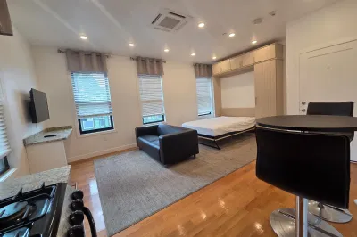 9 Sixth St #9 1