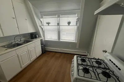 21 Harbor St #4