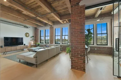 9 W Broadway #410