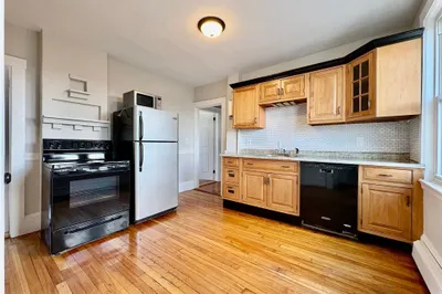 122 Rawson Rd #3