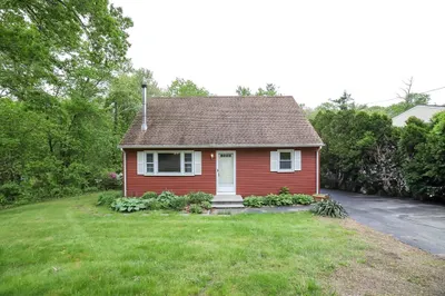 213 Nashua Rd 1