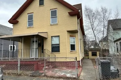 14 Pond St