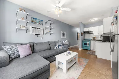 151 W 6th St #1