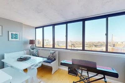 8 Whittier Place #16B-Furnish
