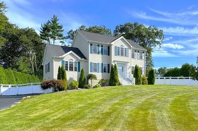 9 Noble St 1