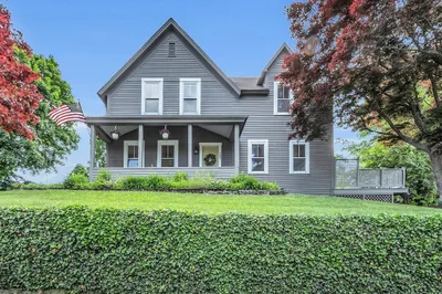 101 Acorn St 1