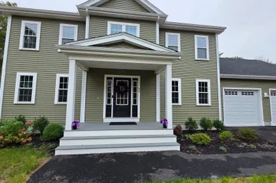 90 Howland Rd 1