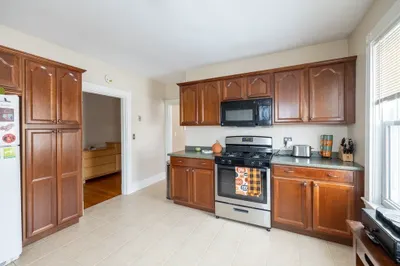 76 Pleasant St #2 1