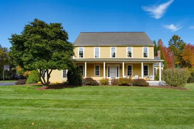 6 Beaver Brook Dr 1