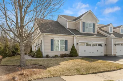 23 Herrick Dr #23 1