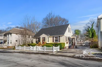 64 Lamoille Ave