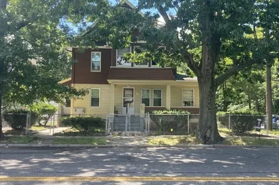 541-543 Carew St