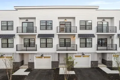 635 Main Street #10 1