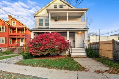 3-5 Quincy St #3 1