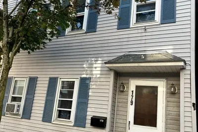 179 Bowen St